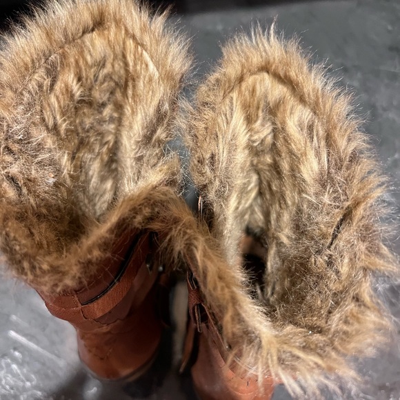 Guess Women's GW Benny Faux Fur Leather Heeled Boots 7.5 - Picture 4 of 10